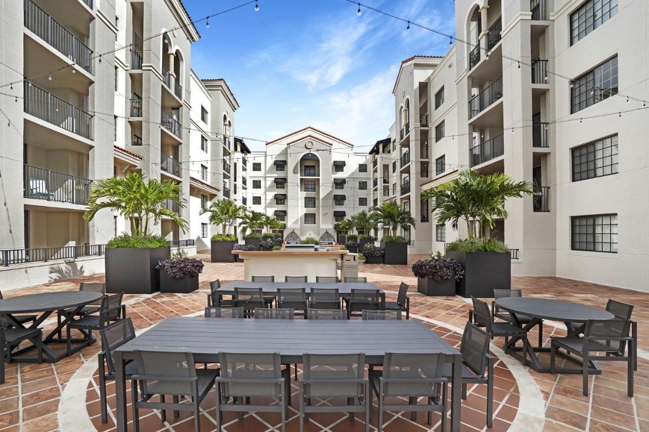 Dharma Home Suites Coral Gables At Gables Grand Plaza Miami Kültér fotó