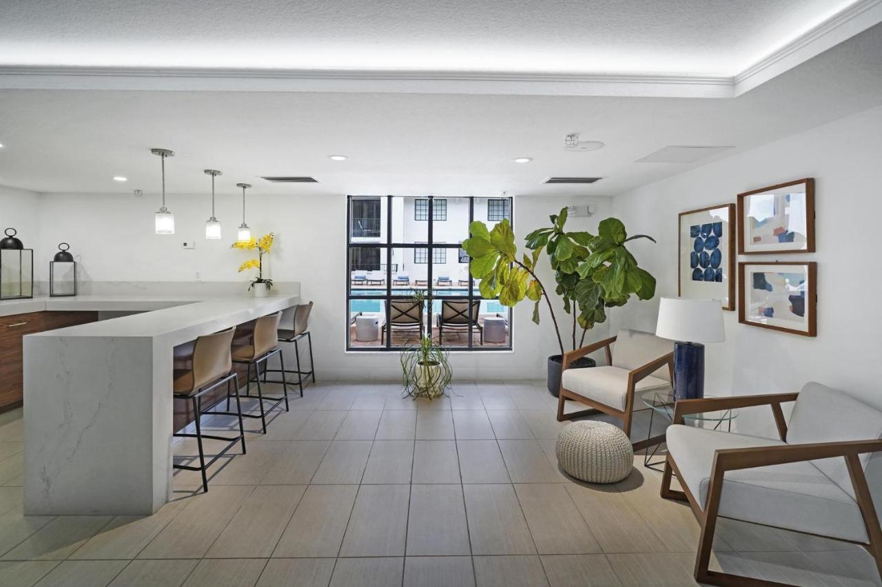 Dharma Home Suites Coral Gables At Gables Grand Plaza Miami Kültér fotó