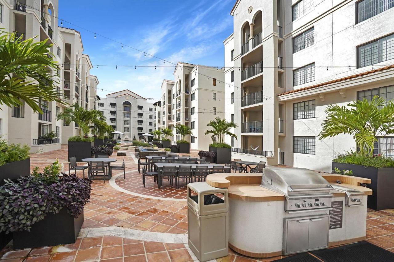 Dharma Home Suites Coral Gables At Gables Grand Plaza Miami Kültér fotó