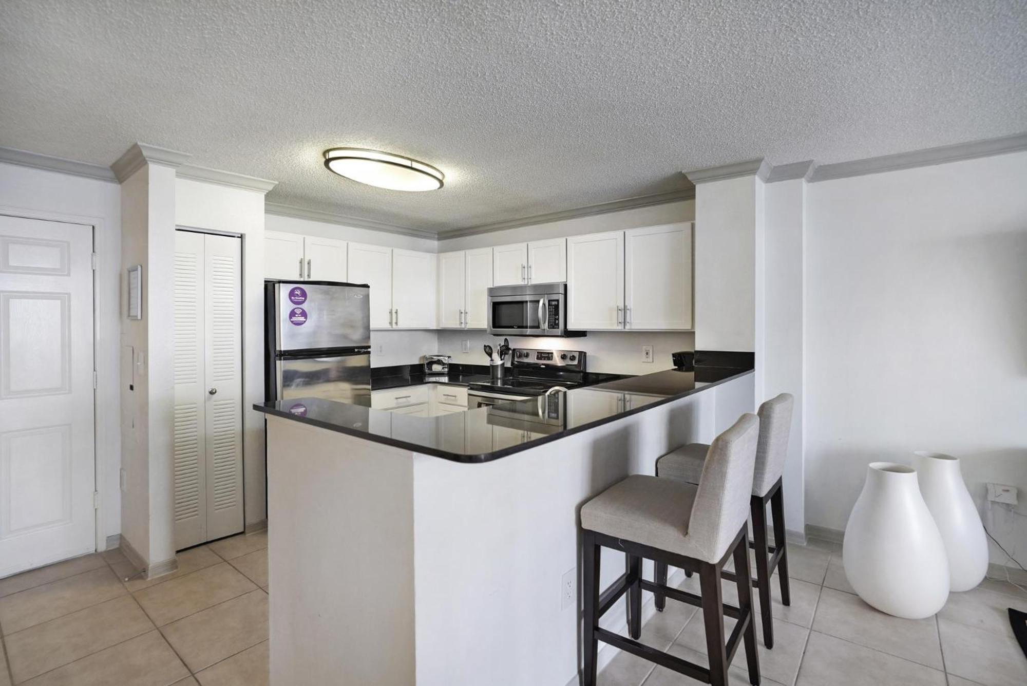 Dharma Home Suites Coral Gables At Gables Grand Plaza Miami Szoba fotó