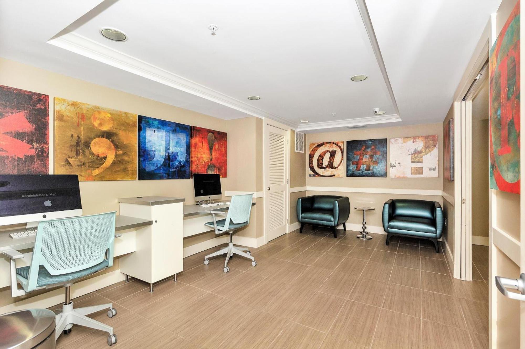 Dharma Home Suites Coral Gables At Gables Grand Plaza Miami Szoba fotó