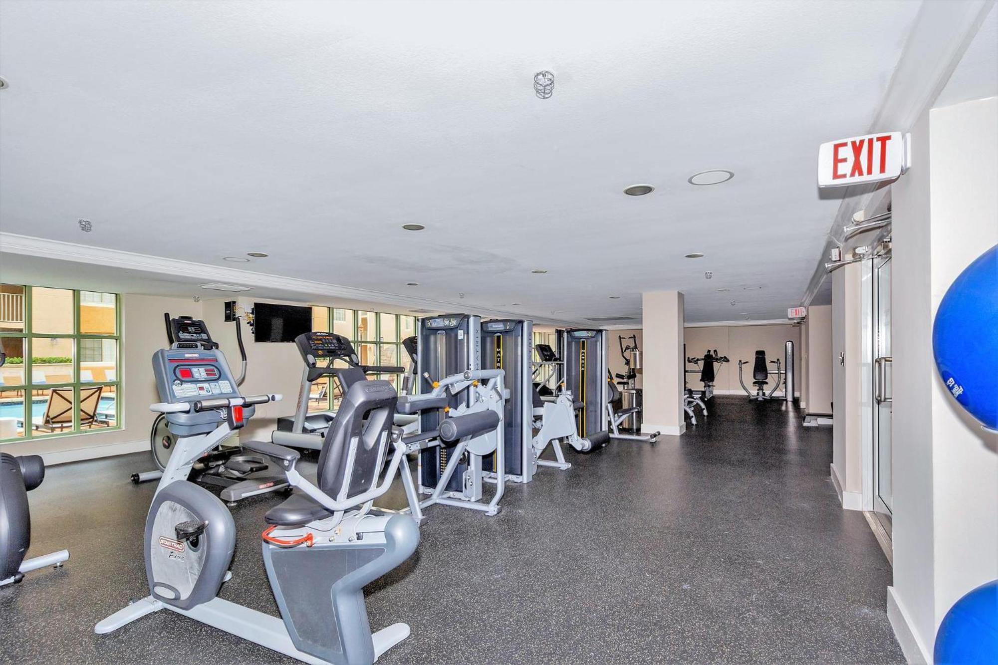 Dharma Home Suites Coral Gables At Gables Grand Plaza Miami Szoba fotó