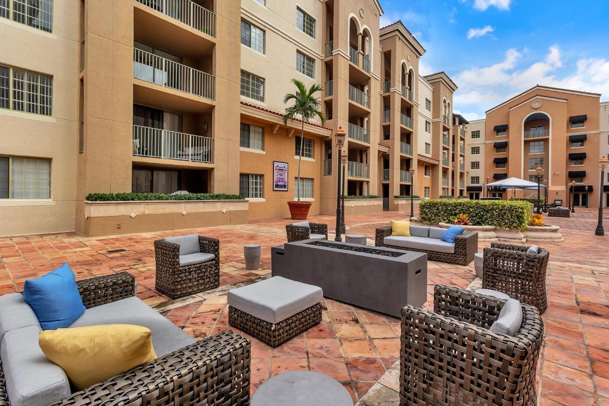 Dharma Home Suites Coral Gables At Gables Grand Plaza Miami Szoba fotó