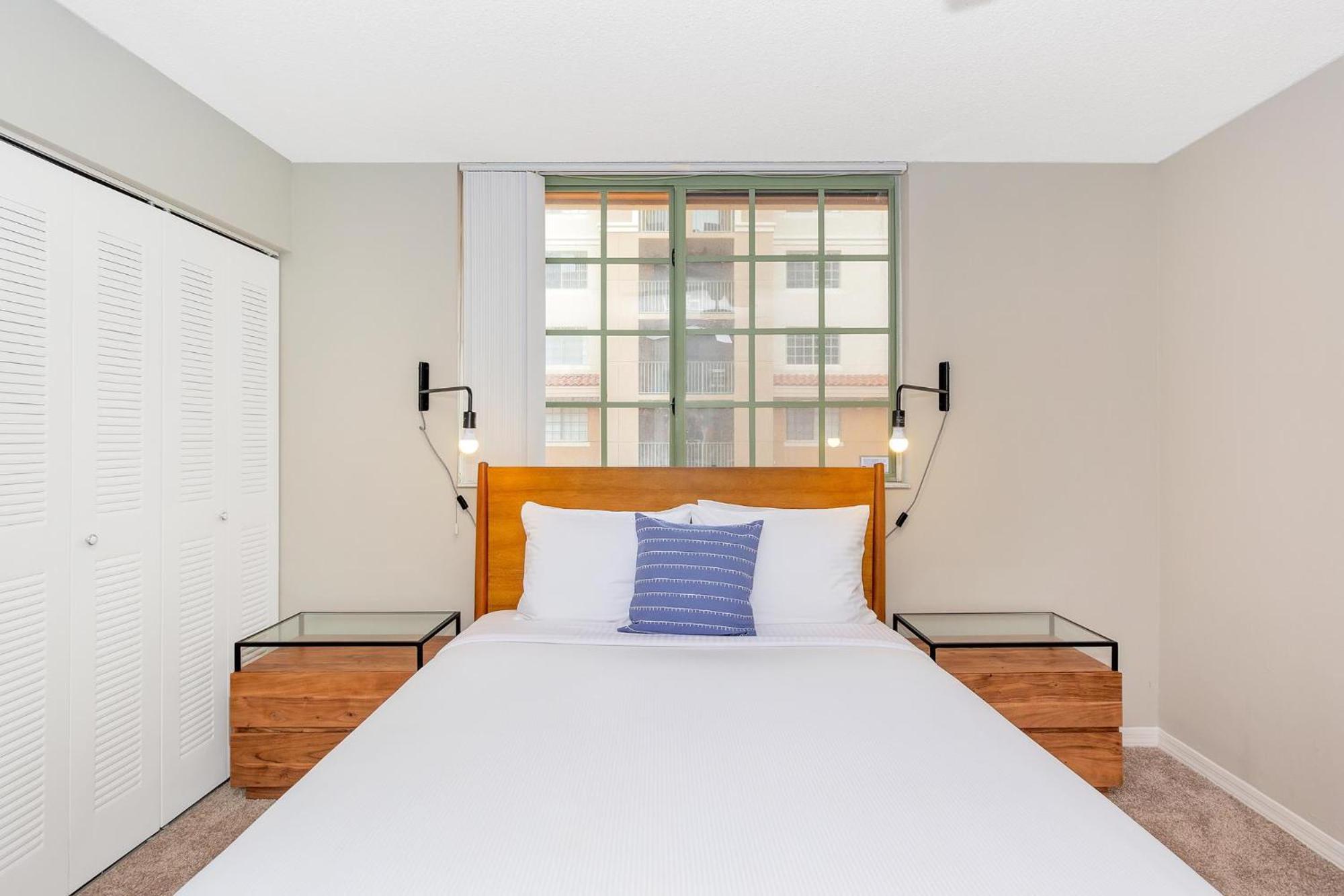 Dharma Home Suites Coral Gables At Gables Grand Plaza Miami Szoba fotó