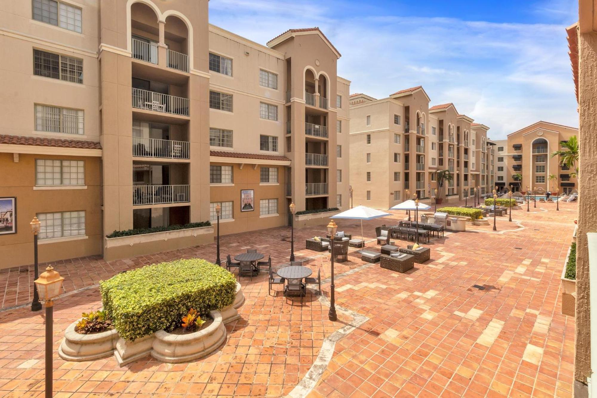 Dharma Home Suites Coral Gables At Gables Grand Plaza Miami Szoba fotó